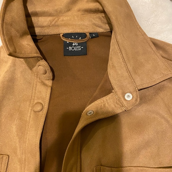 Tan suede button up shacket size LargeI hate to part with this but too big - Picture 3 of 4